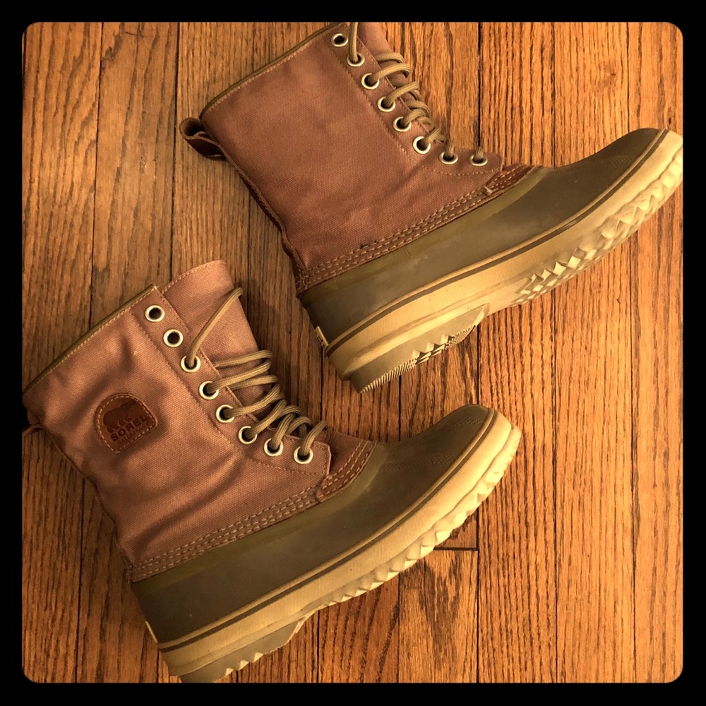 Sorel weatherproof canvas lined lace up boots